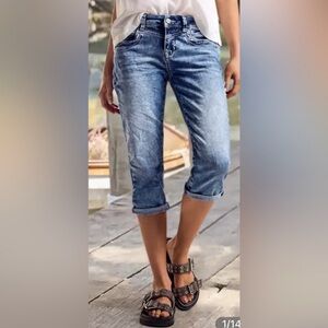 NWT Flamingals Wash Roll Hem High Rise Waist Capri Jeans Size small NWT